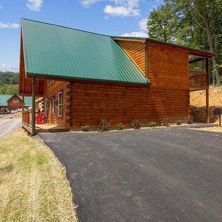 The 3 Bears Is A Newly Built 3 Bedroom Cabin Only 3 Minutes From The Parkway! Pigeon Forge Εξωτερικό φωτογραφία