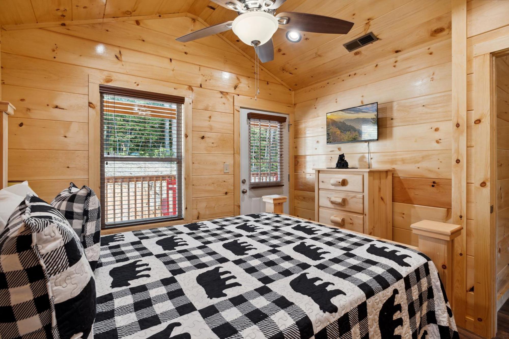 The 3 Bears Is A Newly Built 3 Bedroom Cabin Only 3 Minutes From The Parkway! Pigeon Forge Εξωτερικό φωτογραφία